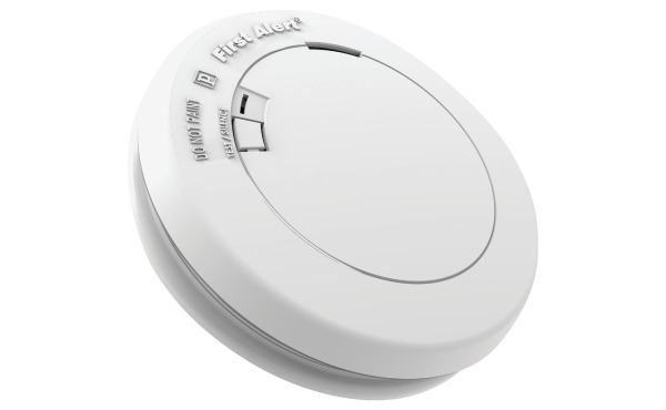 First Alert 10-Year Sealed Battery Photoelectric Smoke Alarm with Emergency Light